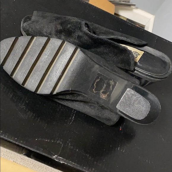 Sugar Black suede open toe heels. 3” heels. Size 8 - Picture 7 of 8